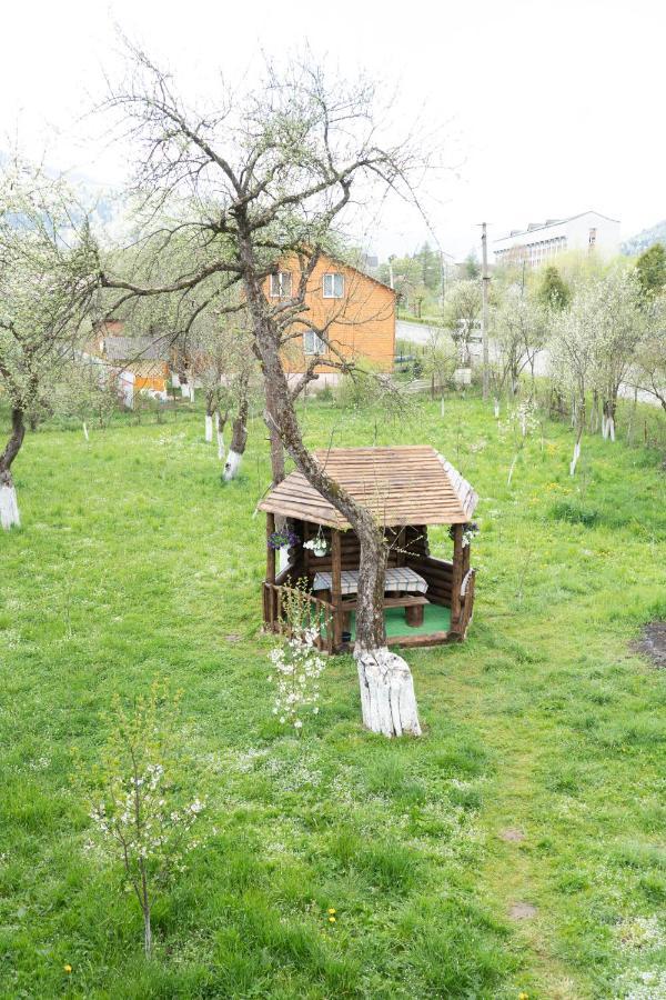 Hotel Садиба В Пані Рузі Skole Zewnętrze zdjęcie